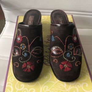 Brighton suede clogs